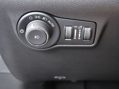 New 2026 Jeep Compass Limited w/ Sun, Sound & Navigation Group AWD/4WD image 27