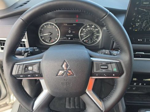 Used 2025 Mitsubishi Outlander SE AWD/4WD image 6