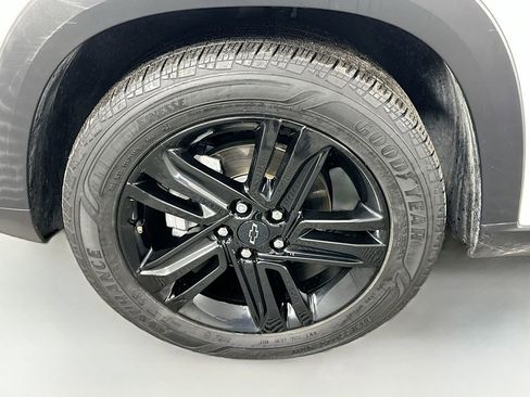 Used 2024 Chevrolet Trax ACTIV w/ Sunroof Package FWD image 30