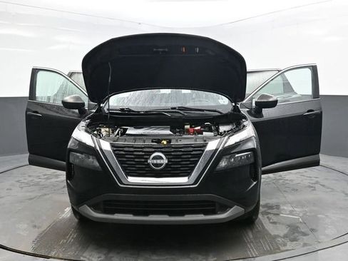 Used 2023 Nissan Rogue S image 33