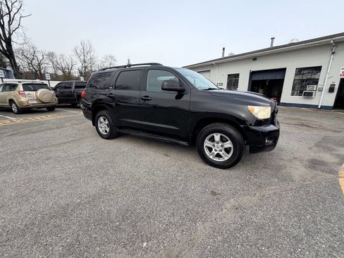 Used 2013 Toyota Sequoia SR5 w/ Premium Pkg image 7