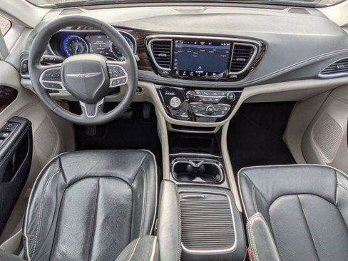 Certified 2023 Chrysler Pacifica Limited FWD image 29