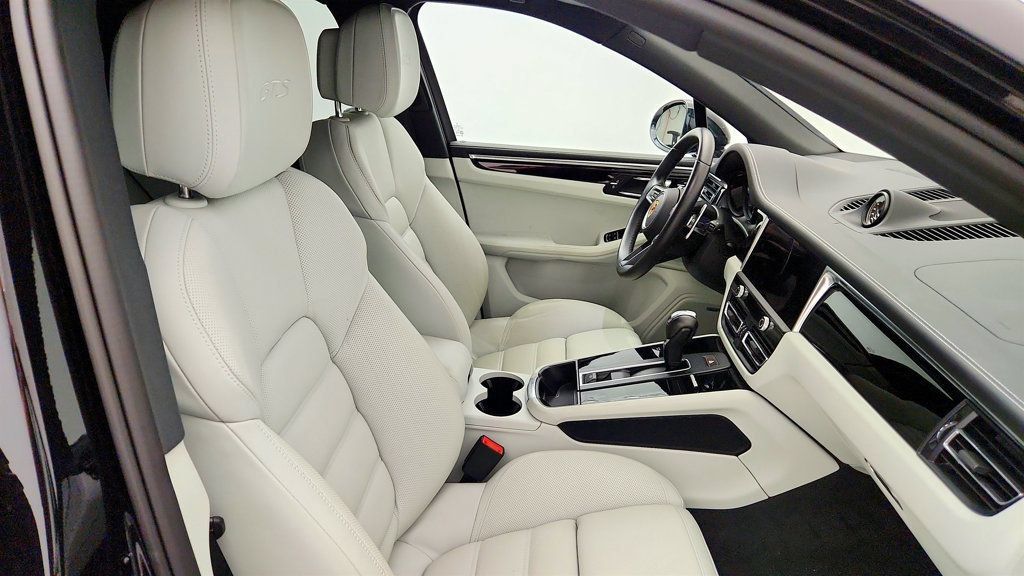 Used 2024 Porsche Macan GTS w/ Premium Plus Package AWD/4WD image 23