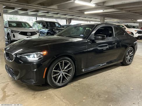 Used 2024 BMW 230i Coupe w/ Convenience Package RWD image 4