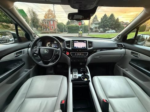 Used 2016 Honda Pilot Touring image 16