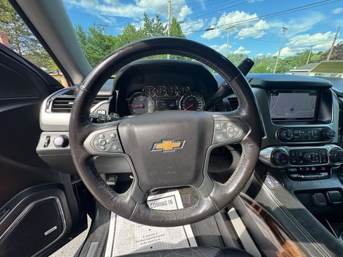 Used 2018 Chevrolet Suburban LT AWD/4WD image 18