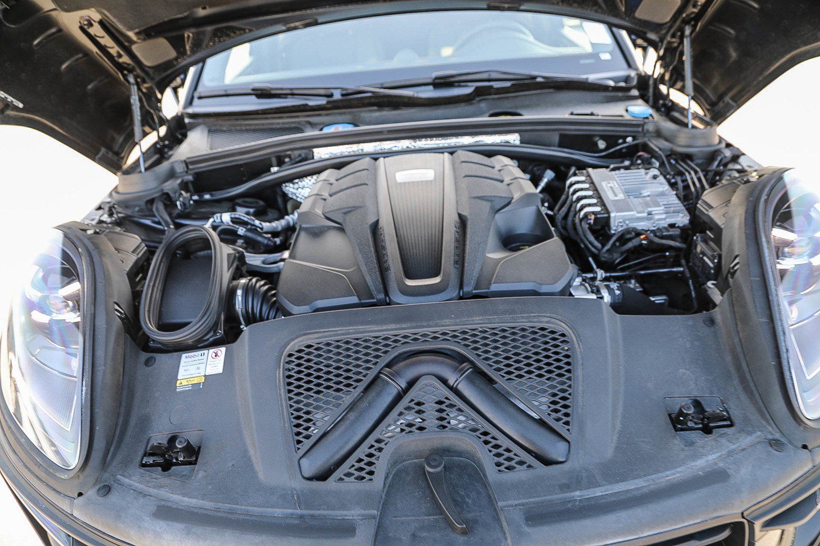 Used 2022 Porsche Macan S AWD/4WD image 21