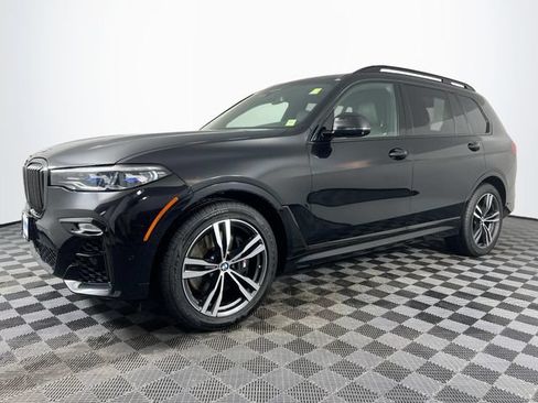 Used 2021 BMW X7 M50i w/ Dynamic Handling Package AWD/4WD image 2
