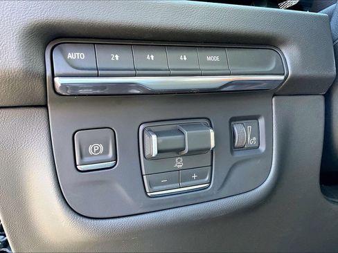 New 2026 Cadillac Escalade ESV Luxury image 18