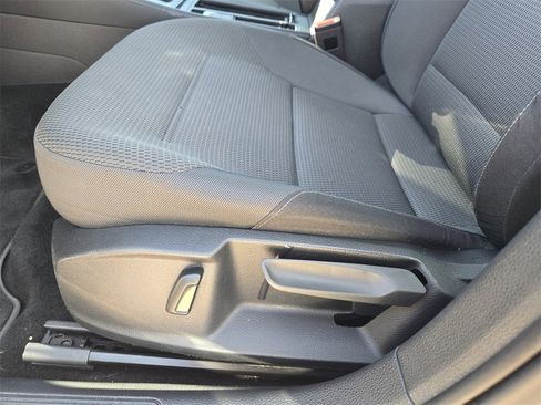 Used 2019 Volkswagen e-Golf SE w/ Driver Assistance Package image 24