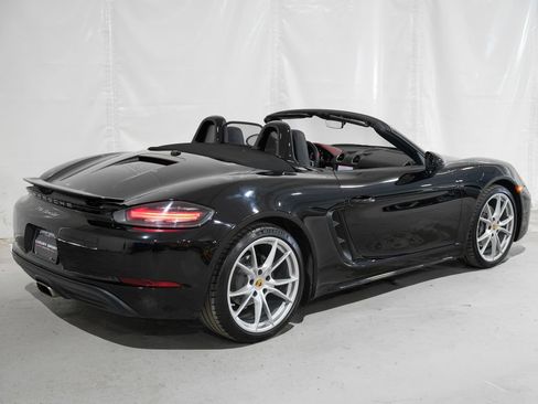 Used 2017 Porsche 718 Boxster RWD image 6