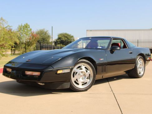 Used 1990 Chevrolet Corvette ZR-1 RWD image 3