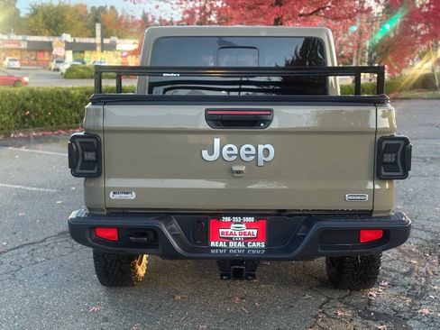 Used 2020 Jeep Gladiator Overland w/ Cold Weather Group AWD/4WD image 5