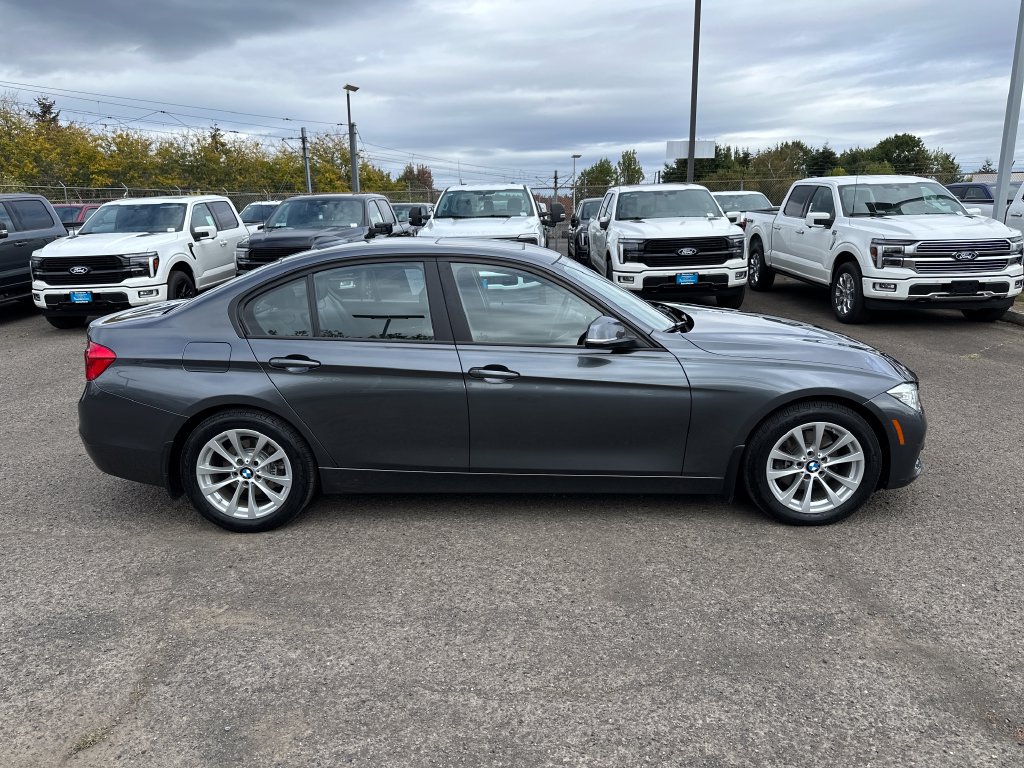 Used 2018 BMW 320i xDrive Sedan AWD/4WD image 7