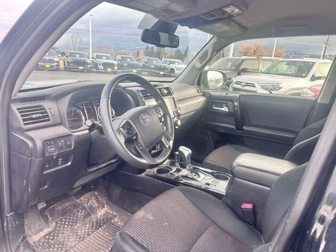 Used 2020 Toyota 4Runner TRD Off-Road image 4