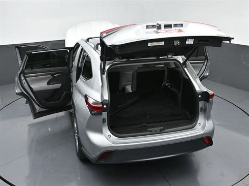 Used 2021 Toyota Highlander Limited FWD image 51