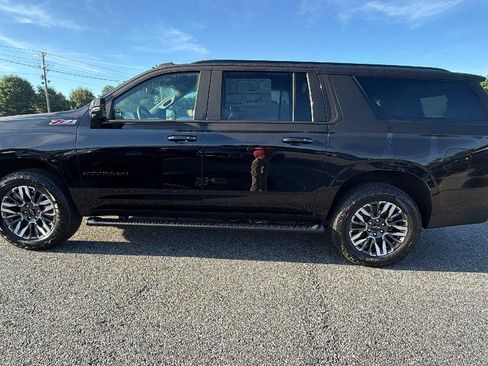 New 2026 Chevrolet Suburban Z71 w/ Comfort Package AWD/4WD image 12