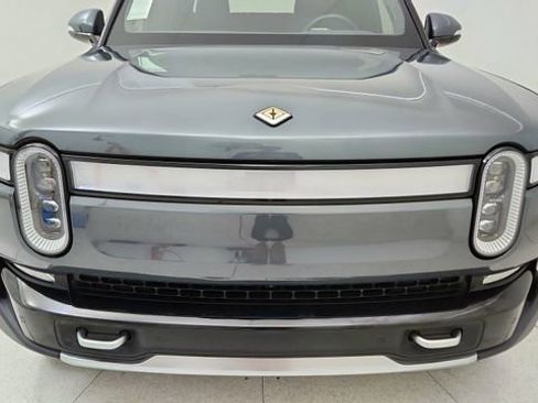 Used 2024 Rivian R1T Adventure image 8