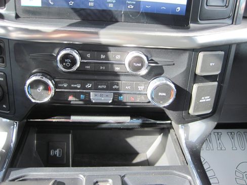 Used 2022 Ford F150 Lariat w/ Max Trailer Tow Package AWD/4WD image 19