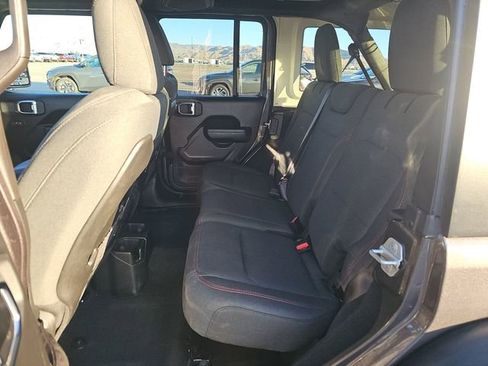 Used 2025 Jeep Wrangler Unlimited Rubicon image 9