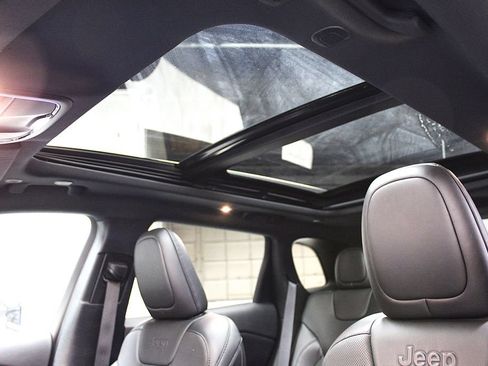 Certified 2020 Jeep Cherokee High Altitude AWD/4WD image 28