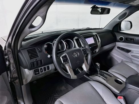 Used 2014 Toyota Tacoma PreRunner w/ SR5 Package RWD image 10