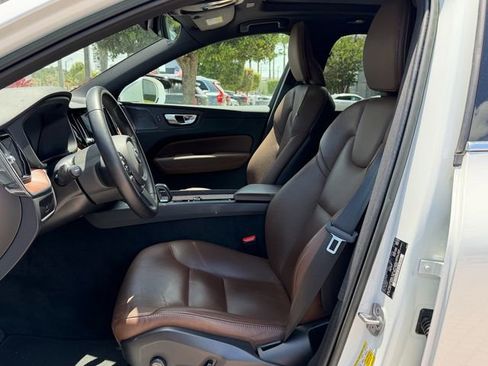 Certified 2023 Volvo XC60 B5 Plus FWD image 13