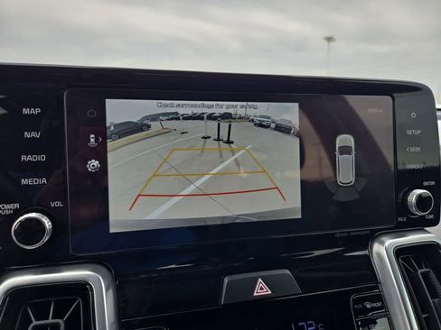Certified 2022 Kia Sorento SX image 29