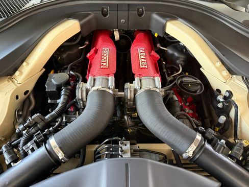 Used 2022 Ferrari Roma RWD image 50