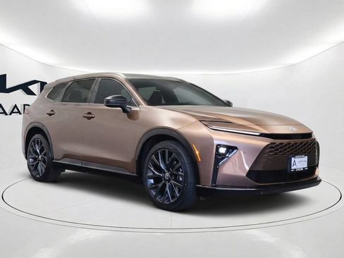 Used 2025 Toyota Crown Signia w/ Advanced Technology Package AWD/4WD image 3