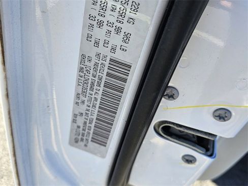 Used 2019 Jeep Cherokee Limited w/ Luxury Group image 19