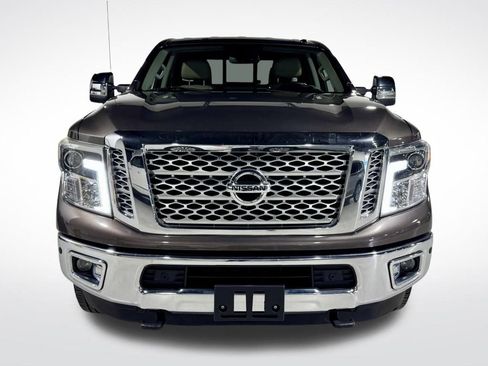 Used 2016 Nissan Titan SL image 11