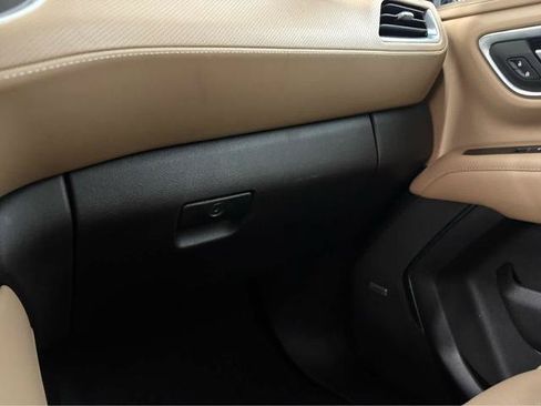 Used 2021 Chevrolet Tahoe Premier w/ Premium Package AWD/4WD image 24