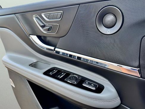 Used 2020 Lincoln Corsair Reserve w/ Appearance Package FWD image 61