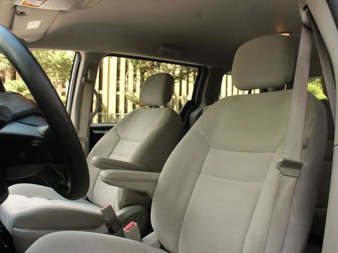 Used 2016 Dodge Grand Caravan SE w/ Quick Order Package 29E SE FWD image 31