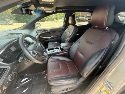 Used 2020 Ford Edge Titanium w/ Equipment Group 301A FWD image 10