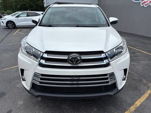 Used 2018 Toyota Highlander Limited AWD/4WD image 2