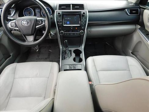 Used 2017 Toyota Camry XLE FWD image 23