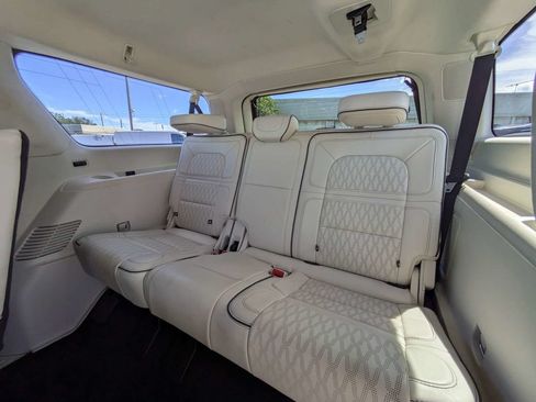 Certified 2022 Lincoln Navigator L Black Label AWD/4WD image 15
