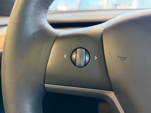 Used 2023 Tesla Model 3 Standard Range image 25