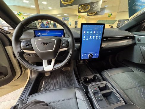 Certified 2025 Ford Mustang Mach-E GT image 8