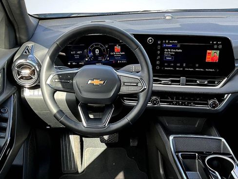 Used 2025 Chevrolet Equinox LT AWD/4WD image 6