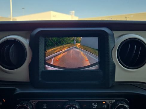 Used 2021 Jeep Wrangler Sport AWD/4WD image 12