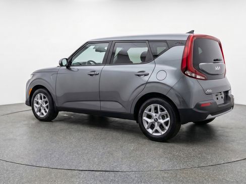 Used 2025 Kia Soul LX w/ LX Technology Package FWD image 6