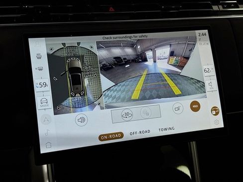 New 2026 Land Rover Range Rover Long Wheelbase SE image 17