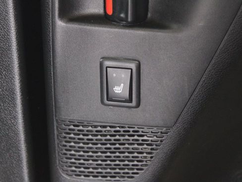 Used 2018 Chrysler Pacifica Touring-L Plus image 34