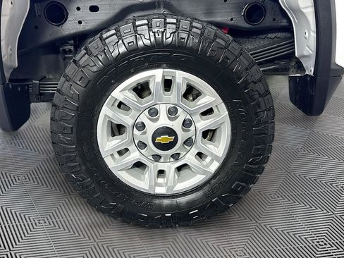 Used 2024 Chevrolet Silverado 2500 LT w/ Convenience Package AWD/4WD image 30