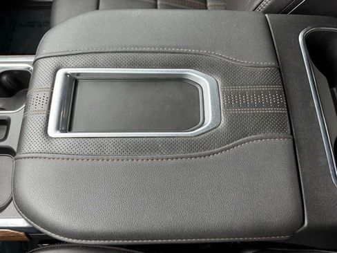 Certified 2022 Chevrolet Silverado 1500 High Country w/ Technology Package image 19