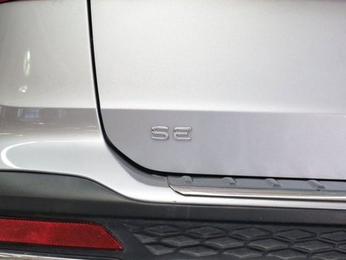 Used 2022 Volkswagen Taos SE image 6