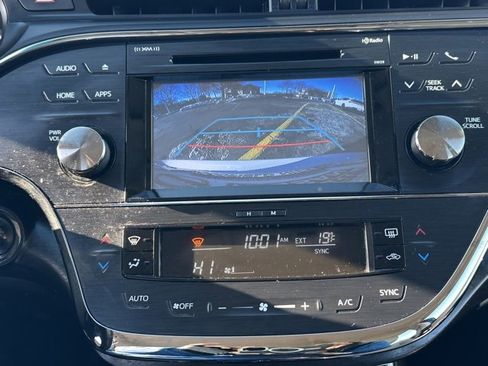 Used 2016 Toyota Avalon XLE image 32